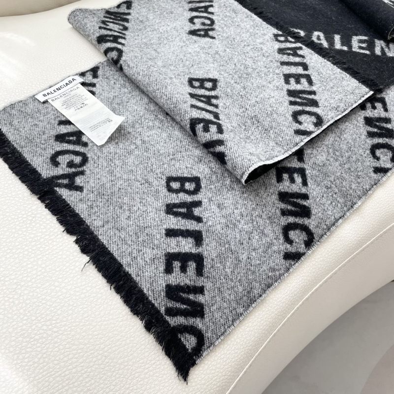 BALENCIAGA